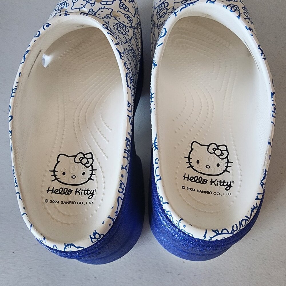 Hello Kitty Crocs "NEW" - Picture 4 of 16